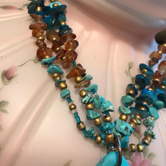 Beautiful large faux turquoise and stone chipped necklace in new condition. - Picture 3 of 5